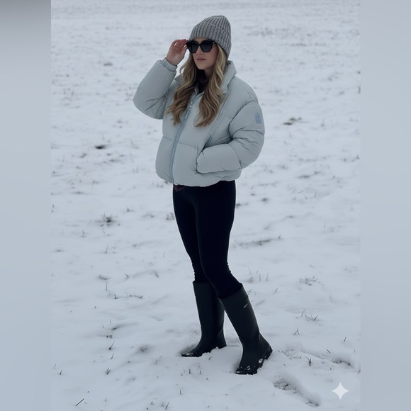 Mackage Women's Soft Blue Down-filled Tessy Puffer Jacket Size S. - Picture 3 of 14